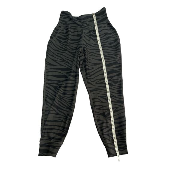 Old Navy Women's Animal Print High Rise Powersoft Jogger Sz M - Picture 14 of 16